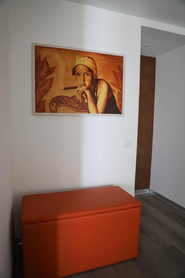 Interno 11 City View With Kitchen - 70 Mq Bari Exterior photo